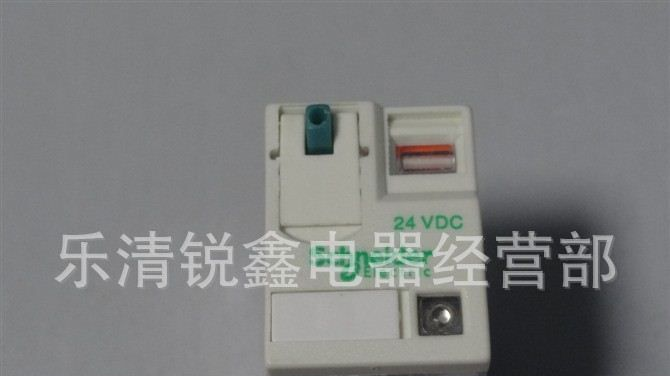 特价供应施耐德小型电磁继电器中间继电器RXM4LB2P7