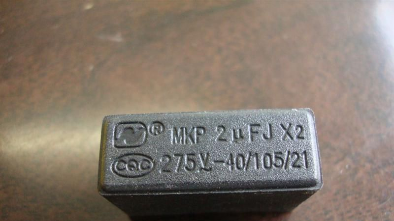 供应电磁炉电容3UF275VAC