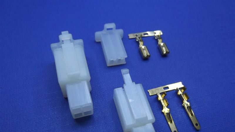28050 2x2P 母胶壳连接器 28050汽车连接器