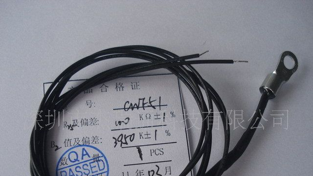 反应灵敏，时间常数小的壳体封装温度传感器