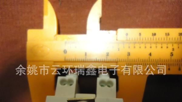 供新颖3孔带保险丝接线柱，CE认证  ROHS