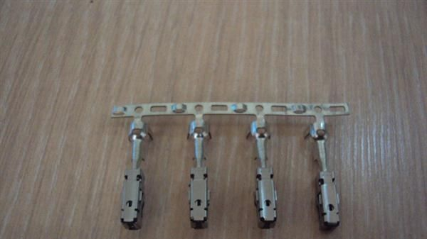 供应AMP/TYCO汽车连接器967542-1