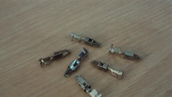 供应AMP/TYCO汽车连接器965999-1