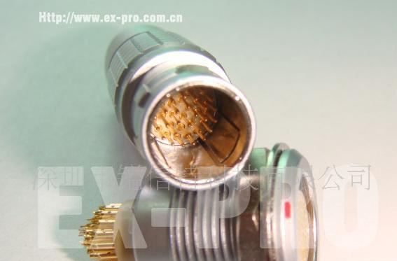 供应电连接器，电信号连接