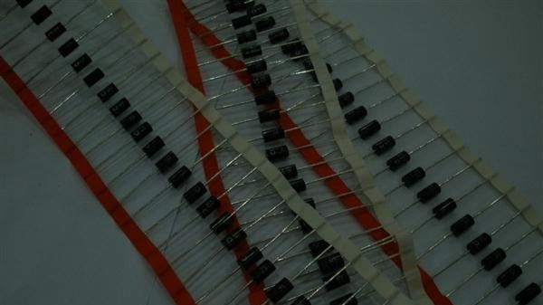 TVS瞬变抑制二极管P6KE400CA