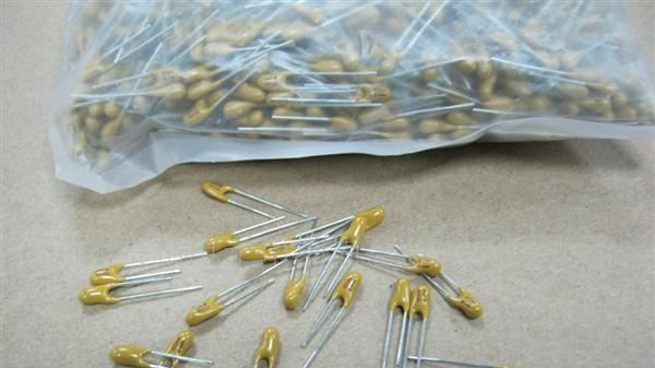 供应进口插件钽电容105  35V  规格齐全