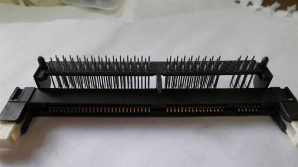 现货供应 TYCO  连接器 型号390406-1