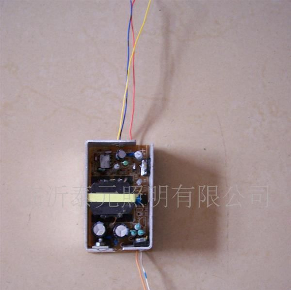 恒流LED驱动电源﹑可随意增减LED个数设定的驱动电流恒定不变