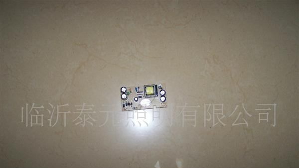 LED调压恒流开关电源，电压3--12可调，电流0--750毫安任意设定