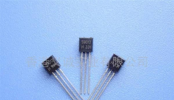 NPN达林顿三极管2SD667 TO-92