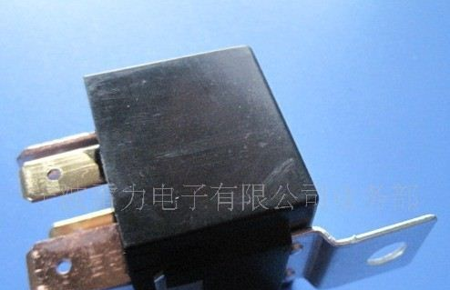 供应高性能 防水型黑壳 宽脚 V8 80A 汽车继电器