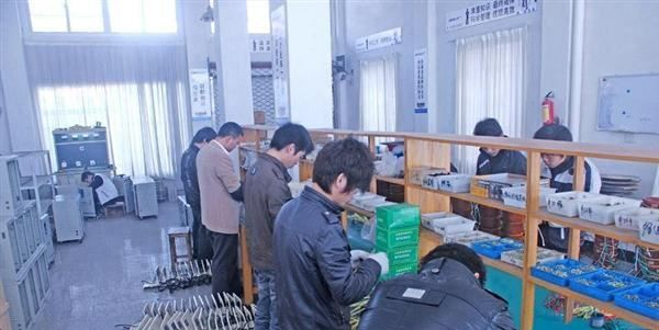 批发经典亮丽 日本式 俄罗斯市场 SVC  稳压器
