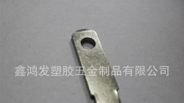 生产五金冲压件，弹片，电池片，电池扣，插头片