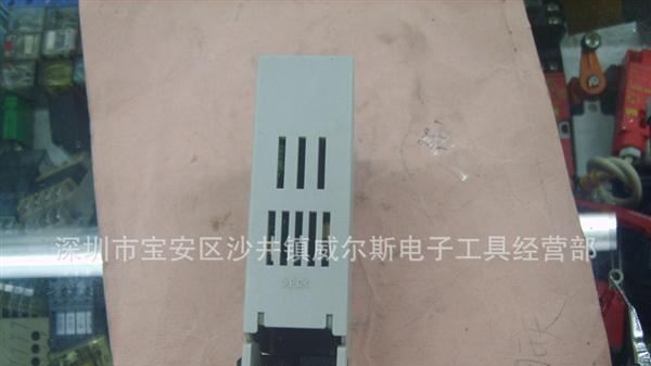 原装施耐德温度控制继电器RM84874023 AC120V