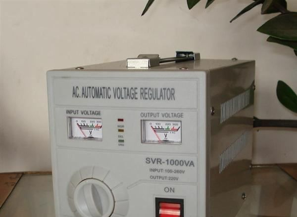 批发供应高精度全自动稳压器380V/220V