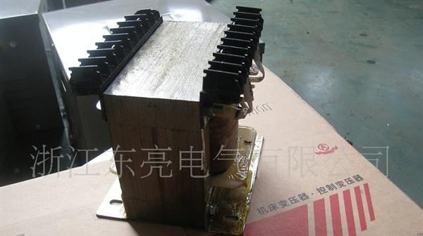适潮湿环境，高效持久稳定，船用变压器