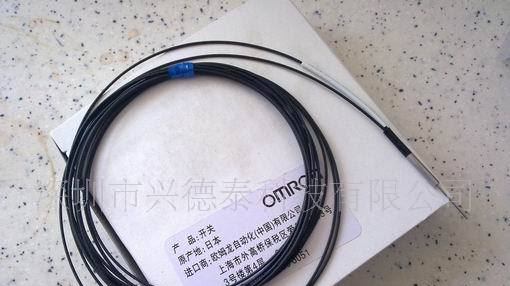 OMRON欧姆龙传感器  E32-D33