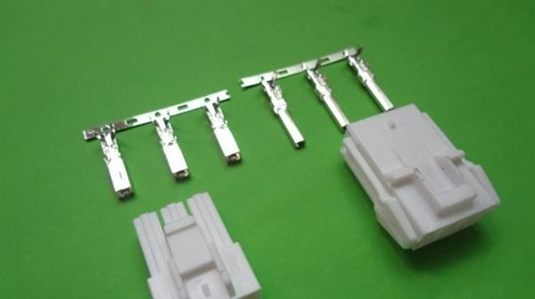 热门销售特殊线对线连接器，VL6.2间距高压电缆线束插头（如图）