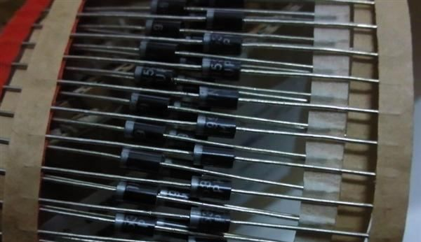 P6KE12A  原装 瞬变二极管 特价供应 0.15元/PCS