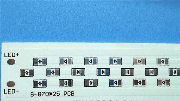 专注于生产LED日光灯PCB线路板3528贴片1.2米超长灯管铝基板