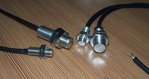 M8霍尔接近开关 NPN常开 常闭霍尔传感器订做