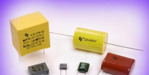 厂家直销 CL21 塑胶外壳 金属化 聚酯膜电容器MEB