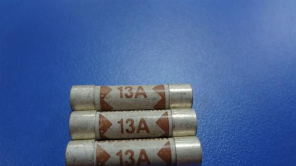 批发供应：陶瓷高仿BUSSMAN 6*25 13A 陶瓷保险丝