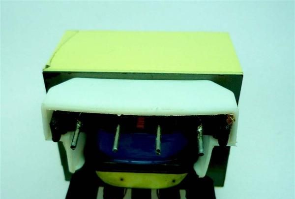 输入是220V  输出是110V  50W   型号是EI66X32.