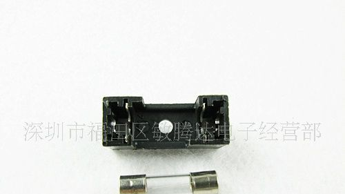 MTD 5*20 无盖黑色卡入式 保险丝座