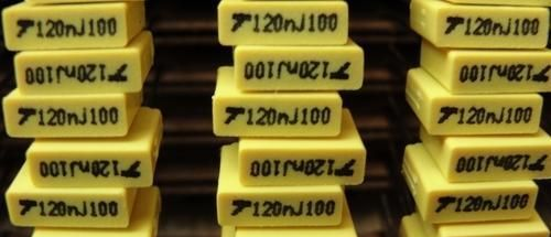 校正电容120nJ100V P=5  7.2*6.5*2.5 TPC原装清货