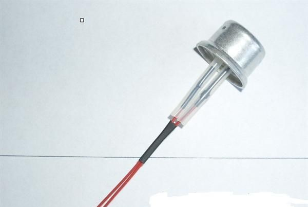 NTC热敏电阻器（聚硅树脂封装）。5D-9