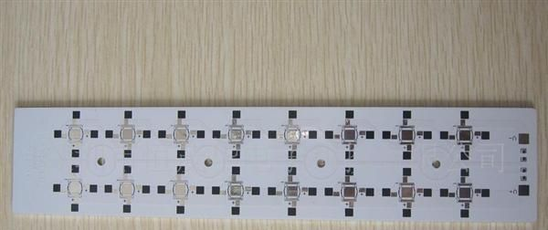 生产日光灯灯条PCB线路板