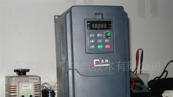 供应山东7.5KW通用型单三相变频器 变频器厂家 山东维修变频器