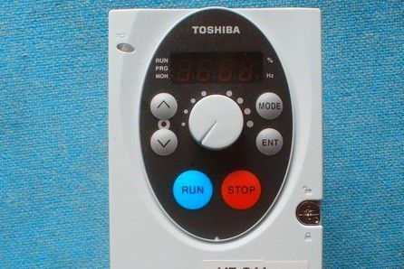 供应东芝变频器 三相  220V  0.75KW