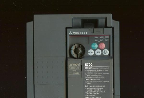 三菱变频器FR-E740-1.5K-CHT 99新有说明书 原装三菱