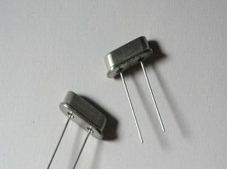 供应 谐振器 石英晶振 插件晶振 无源晶振 原装 HC-49US 4MHZ