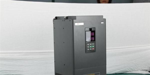 通用变频器 R600【保护电机(200kw)，变频节能】