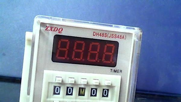 特价供应间隔延时数显时间继电器DH48S-G
