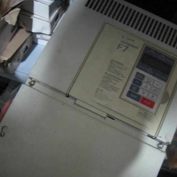 安川变频器 CIMR-F7B4022 22KW 380V