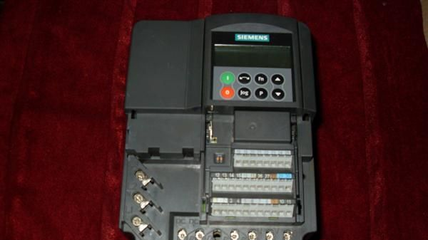 西门子SIEMENS440系6SE6440-2UD24-OBAI-4KW二手变频器