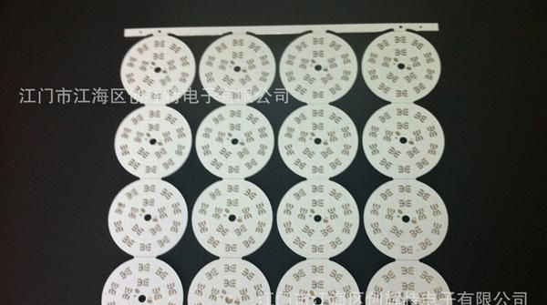 高导热铝基板 无铅喷锡 曝光工艺