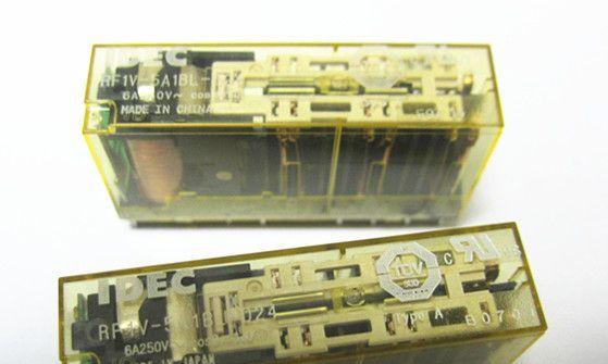 RF1V-5A1BL-D24     24VDC   原装日本和泉安全继电器