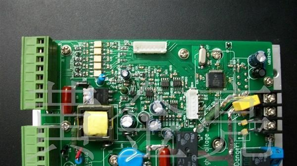 冷库门控制器带变频器。DSP控制，接入六根线实现任意位置开门。