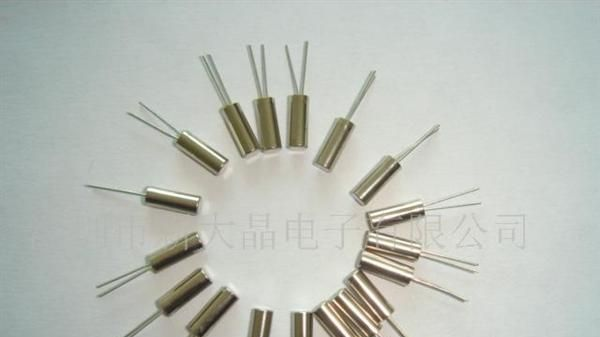 晶振　厂家直销晶体　３２.７６８K 可订做各种频点　质量保证