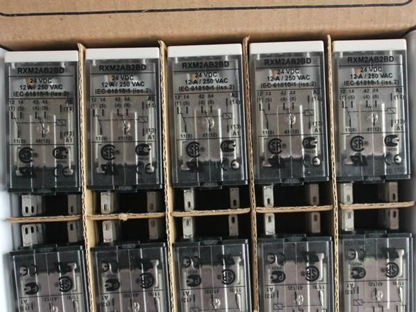 原装 全新ABB变频器ACS800-01-0135-3+P901 110KW 可开票