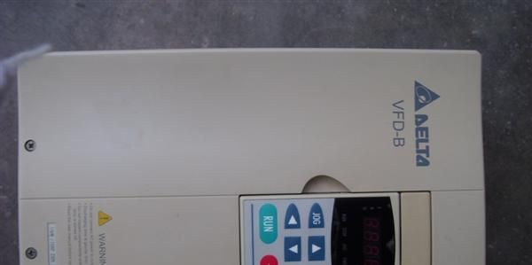 二手台达变频器VFD110B23A