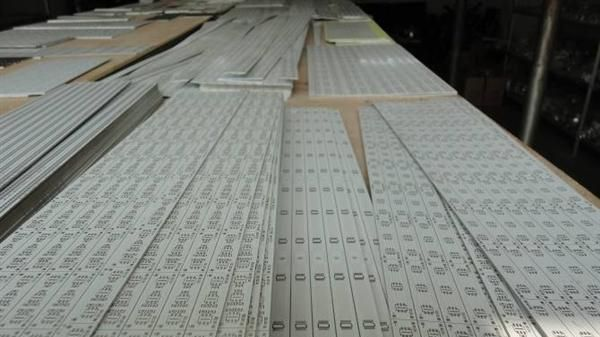 深圳伊锐进高品质LED铝基板制造商