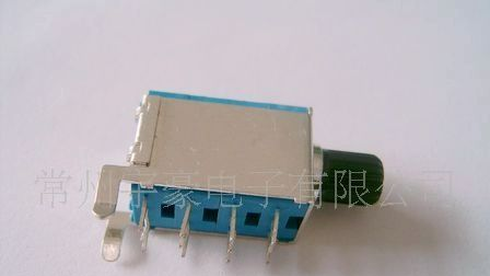 9mm电位器4mm*4mm脚距  3.65元/个