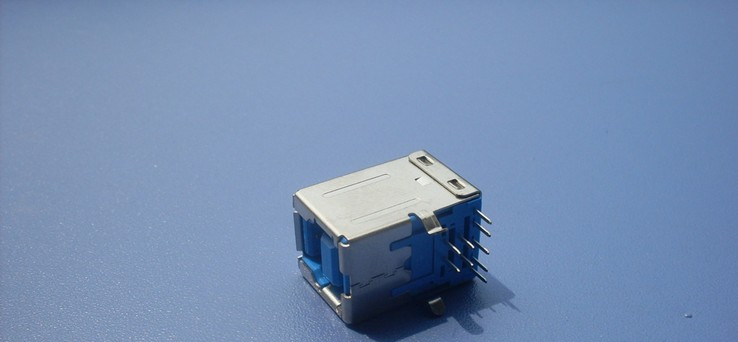 供应东莞连接器USB3.0丨BF丨双层 丨90度丨DIP丨连接器厂家