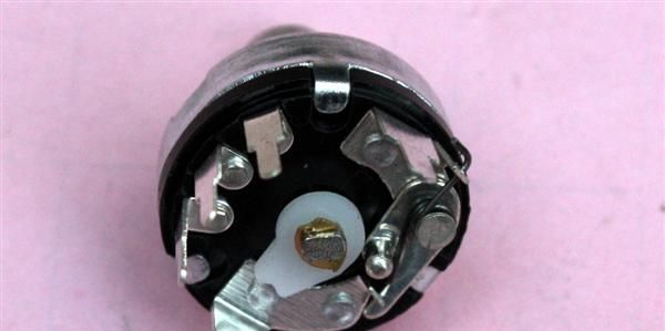 RV17-SD50K-K4-20KQ弯角旋转式金属柄电位器
